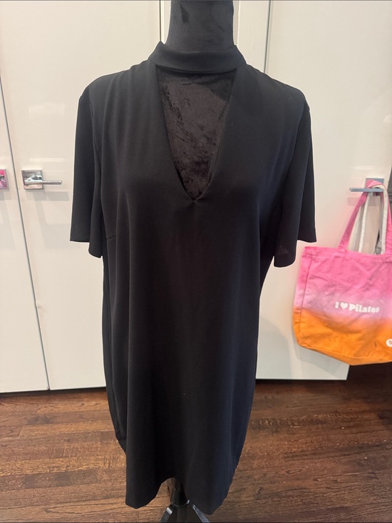 Zara Dresses & Skirts - Zara Black V-Neck Tunic Dress with Mock Neck